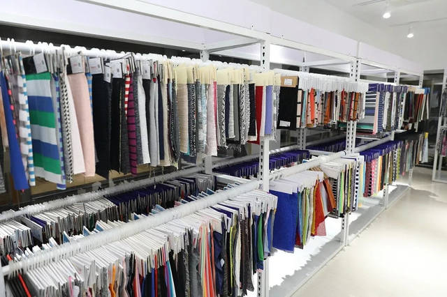 中国轻纺城O2O展厅·虎门站盛大开业，赋能服装产业新生态