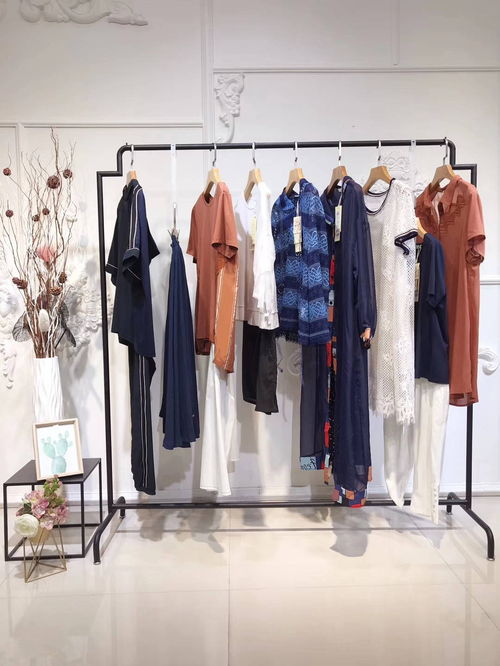 深圳中老年女装批发攻略 探索三彩服饰的优势与拿货指南